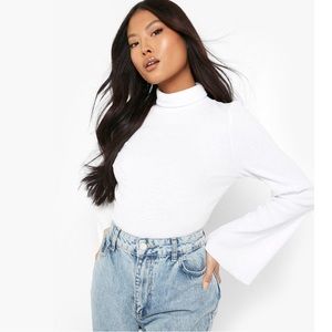 NWT Boohoo Petite White Ribbed Turtleneck Sz. M US 6/UK 10